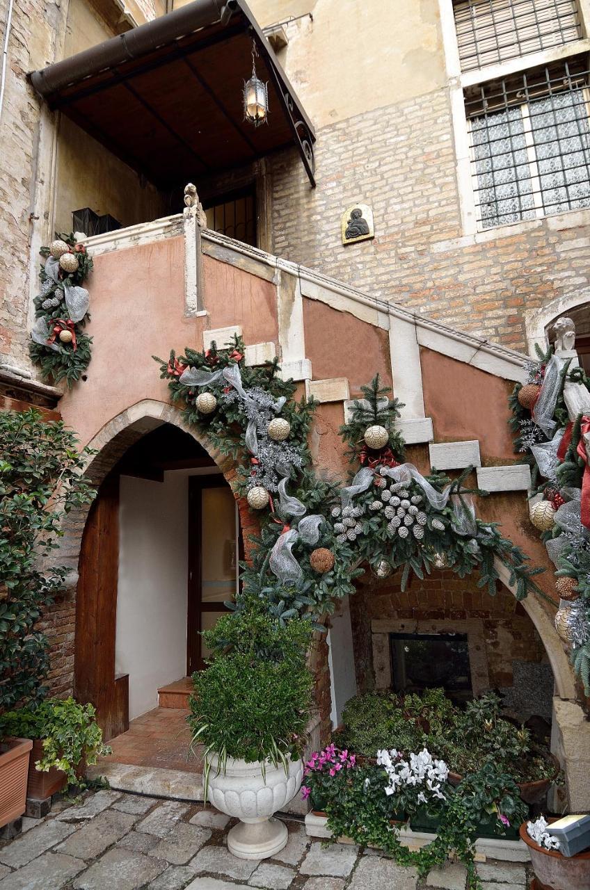 Palazzo Odoni Hotel Venecia Exterior foto